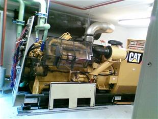 Installation cl� en main des centrales �lectrog�nes 1000 kVa Cat, auto, de s�curit�, clinique du C�dre � Rouen