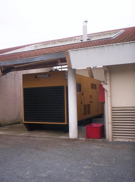 Groupe Cummins 500/550 kVA sur skid démarrage auto (export)