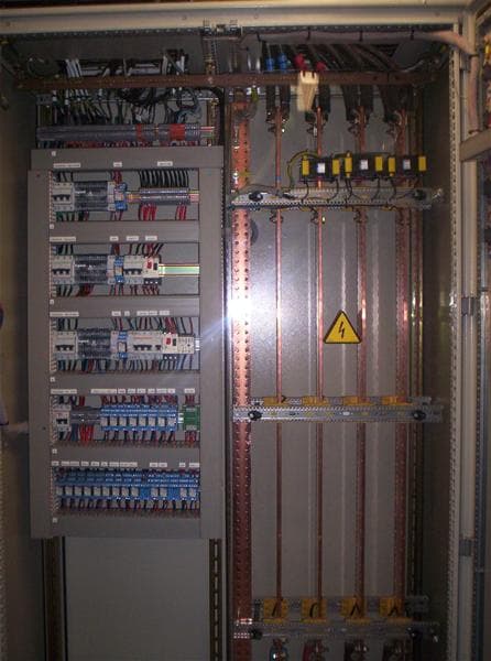 Clinique du Cèdre à Rouen — groupe 900 kVA Caterpillar neuf